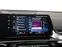 BMW iX1 xDrive30 Launch Edition 67 kWh | SOH 100% | Panoramadak | Trekhaak | Leder | Head Up | 22kw lader | Zondag Open!