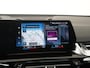 BMW iX1 xDrive30 Launch Edition 67 kWh | SOH 100% | Panoramadak | Trekhaak | Leder | Head Up | 22kw lader | Zondag Open!
