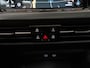 Volkswagen Golf 1.5 eTSI R-Line DSG | 150PK | Schuifdak | Camera | Zondag Open!