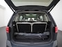 Volkswagen Touran 1.5 TSI Highline DSG | 7 Persoons | Leder | Trekhaak | Panoramadak | Zondag Open!