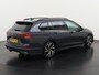 Volkswagen Golf Variant 1.5 eTSI R-Line DSG | 150PK | Trekhaak | Camera | Stuurverwarming | Zondag Open!
