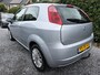 Fiat Punto Grande 1.4 Dynamic | Airco | Cruise Control | LMV | Elekt. Ramen | Trekhaak | APK tot 15-04-2027!