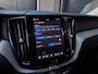 Volvo XC60 2.0 T6 Plug-in hybrid AWD All Black | Pano | 20" | Memo 2x | Leer | Winter pakket | Camera | Hifi Perf |