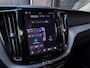 Volvo XC60 2.0 T6 Plug-in hybrid AWD All Black | Pano | 20" | Memo 2x | Leer | Winter pakket | Camera | Hifi Perf |
