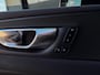 Volvo XC60 2.0 T6 Plug-in hybrid AWD All Black | Pano | 20" | Memo 2x | Leer | Winter pakket | Camera | Hifi Perf |