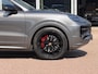 Porsche Cayenne Coupé 3.0 E-Hybrid / SOH 91,4% / Trekhaak / Panoramadak / 360Camera / Head-up / Passenger Display / Keyless / Sportdesign+Chrono / 22'' / Keyless / Laser LED / Sportuitlaat / Bose / Stoelventilatie+Verwarmd