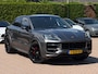Porsche Cayenne Coupé 3.0 E-Hybrid / SOH 91,4% / Trekhaak / Panoramadak / 360Camera / Head-up / Passenger Display / Keyless / Sportdesign+Chrono / 22'' / Keyless / Laser LED / Sportuitlaat / Bose / Stoelventilatie+Verwarmd