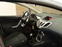 Ford Fiesta 1.25 Titanium - ORIGINEEL NEDERLANDSE AUTO - LEDEREN STUURWIEL EN VERSNELLINGSPOOK - LICHTMETALEN VELGEN 15" - MISTLAMPEN VOOR - CENTRALE DEURVERGRENDELING MET AFSTANDSBEDIENING - BUITENSPIEGELS ELEKTRISCH VERSTEL- EN VERWARMBAAR