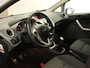 Ford Fiesta 1.25 Titanium - ORIGINEEL NEDERLANDSE AUTO - LEDEREN STUURWIEL EN VERSNELLINGSPOOK - LICHTMETALEN VELGEN 15" - MISTLAMPEN VOOR - CENTRALE DEURVERGRENDELING MET AFSTANDSBEDIENING - BUITENSPIEGELS ELEKTRISCH VERSTEL- EN VERWARMBAAR