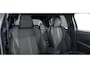 Peugeot 208 GT | Armsteunen op de voorportieren bekleed met kunstleder met groen sierstiksel (GT-Line) | Climate Control | Dashboard en deurpanelen in kunststof met carboneffect