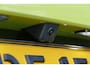 Peugeot 208 GT | Armsteunen op de voorportieren bekleed met kunstleder met groen sierstiksel (GT-Line) | Climate Control | Dashboard en deurpanelen in kunststof met carboneffect