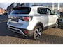 Volkswagen T-Cross Life Edition | 'App-Connect' draadloze smartphone integratie | Achterlichten LED | Afstandscontrolesysteem (Front Assist)