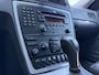 Volvo V70 2.5T Summum | 5 CILINDER! | Trekhaak | Schuif kantel dak | Xenon koplampen | Sport lederen interieur | Memory | Stelverwarming | Roofrails | 12 Maanden BOVAG garantie |