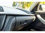 BMW 3-Serie 320i Executive Automaat I 19 Inch I Cruise I Airco I Parkeersensoren I Bluetooth I Navigatie I NL Auto I NAP