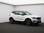 Volvo XC40 2.0 T4 R-Design / Trekhaak / Panoramadak / Stoelverwarming / Lederen Bekleding / Elektrische Stoelen / Pilot Assist / ACC /