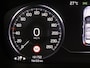 Volvo XC40 2.0 T4 R-Design / Trekhaak / Panoramadak / Stoelverwarming / Lederen Bekleding / Elektrische Stoelen / Pilot Assist / ACC /