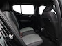 Volvo XC40 2.0 B4 Plus Dark / Trekhaak / Elektr. stoelverstelling / Stoel- + Stuurwielverwarming / Harman Kardon Audio / Pilot Assist / Achteruitrijcamera / BLIS