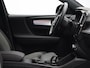 Volvo XC40 2.0 B4 Plus Dark / Trekhaak / Elektr. stoelverstelling / Stoel- + Stuurwielverwarming / Harman Kardon Audio / Pilot Assist / Achteruitrijcamera / BLIS