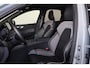 Volvo XC60 T6 Recharge AWD Plus Black Edition - Panorama/schuifdak - IntelliSafe Assist & Surround - 360º Camera - Harman/Kardon audio - Adaptieve LED koplampen - Verwarmde voorstoelen, stuur & achterbank - Parkeersensoren voor & achter - Elektr. bedienb. voorstoelen met geheugen - Head up display - Draadloze tel. lader - Extra getint glas - Inklapbare trekhaak - 21' LMV