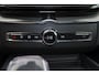Volvo XC60 T6 Recharge AWD Plus Black Edition - Panorama/schuifdak - IntelliSafe Assist & Surround - 360º Camera - Harman/Kardon audio - Adaptieve LED koplampen - Verwarmde voorstoelen, stuur & achterbank - Parkeersensoren voor & achter - Elektr. bedienb. voorstoelen met geheugen - Head up display - Draadloze tel. lader - Extra getint glas - Inklapbare trekhaak - 21' LMV