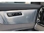 Volvo XC90 T8 Recharge AWD Plus Dark - Luchtvering - Panorama/schuifdak - IntelliSafe Assist & Surround - 360º Camera - Bowers & Wilkins audio - Adaptieve LED koplampen - Verwarmde voorstoelen, stuur & achterbank - Parkeersensoren voor & achter - Elektr. bedienb. voorstoelen met geheugen - Geventileerde voorstoelen - Draadloze tel. lader - Extra getint glas - Inklapbare trekhaak - 21' LMV