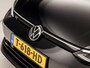 Volkswagen Golf 1.5 TSI R-Line 150Pk Automaat (2X R-LINE, PANORAMADAK, BLACK PACK, KUIPSTOELEN, STUUR/STOELVERWARMING, SFEERVERLICHTING, KEYLESS, APPLE CARPLAY, NIEUWE APK, NIEUWSTAAT)
