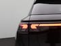 Volkswagen T-Roc 1.5 eTsi R-Line First Edition 150PK DSG Pano-Schuifdak | Trekhaak | Black Style | 20" LM Velgen | Keyless |Side Asisst |Matrix LED-Verlichting | Achteruitrijcamera