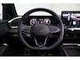 Volkswagen T-Roc 1.5 eTsi R-Line First Edition 150PK DSG Pano-Schuifdak | Trekhaak | Black Style | 20" LM Velgen | Keyless |Side Asisst |Matrix LED-Verlichting | Achteruitrijcamera