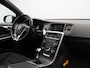 Volvo V60 2.0 T3 150PK Nordic / Parkeerverwarming / Trekhaak / All Season Banden / Parkeersensoren V+A / Verwarmbare voorstoelen + Achterbank /
