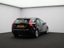 Volvo V60 2.0 T3 150PK Nordic / Parkeerverwarming / Trekhaak / All Season Banden / Parkeersensoren V+A / Verwarmbare voorstoelen + Achterbank /