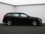 Volvo V60 2.0 T3 150PK Nordic / Parkeerverwarming / Trekhaak / All Season Banden / Parkeersensoren V+A / Verwarmbare voorstoelen + Achterbank /