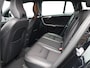 Volvo V60 2.0 T3 150PK Nordic / Parkeerverwarming / Trekhaak / All Season Banden / Parkeersensoren V+A / Verwarmbare voorstoelen + Achterbank /