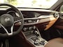 Alfa Romeo Stelvio 2.0 T AWD Velocest. | Carplay!! | Flippers | Uniek-netjes!