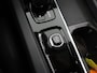 Volvo XC60 2.0 T8 Plug-in hybrid AWD Plus Dark | Panoramadak | HUD | Ele.verstelbare stoelen + Geheugen | Stoelverwarming voor + achter | Navigatie | Apple CarPlay/Android Auto | Harman/Kardon Audio | DAB | Adaptieve Cruise Control | HUD | Ele.kofferdeksel |