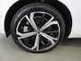 Volvo XC60 2.0 T8 Plug-in hybrid AWD Plus Dark | Panoramadak | HUD | Ele.verstelbare stoelen + Geheugen | Stoelverwarming voor + achter | Navigatie | Apple CarPlay/Android Auto | Harman/Kardon Audio | DAB | Adaptieve Cruise Control | HUD | Ele.kofferdeksel |