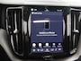 Volvo XC60 2.0 T8 Plug-in hybrid AWD Plus Dark | Panoramadak | HUD | Ele.verstelbare stoelen + Geheugen | Stoelverwarming voor + achter | Navigatie | Apple CarPlay/Android Auto | Harman/Kardon Audio | DAB | Adaptieve Cruise Control | HUD | Ele.kofferdeksel |