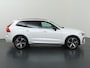 Volvo XC60 2.0 T8 Plug-in hybrid AWD Plus Dark | Panoramadak | HUD | Ele.verstelbare stoelen + Geheugen | Stoelverwarming voor + achter | Navigatie | Apple CarPlay/Android Auto | Harman/Kardon Audio | DAB | Adaptieve Cruise Control | HUD | Ele.kofferdeksel |