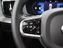 Volvo XC60 2.0 T8 Plug-in hybrid AWD Plus Dark | Panoramadak | HUD | Ele.verstelbare stoelen + Geheugen | Stoelverwarming voor + achter | Navigatie | Apple CarPlay/Android Auto | Harman/Kardon Audio | DAB | Adaptieve Cruise Control | HUD | Ele.kofferdeksel |