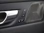 Volvo XC60 2.0 T8 Plug-in hybrid AWD Plus Dark | Panoramadak | HUD | Ele.verstelbare stoelen + Geheugen | Stoelverwarming voor + achter | Navigatie | Apple CarPlay/Android Auto | Harman/Kardon Audio | DAB | Adaptieve Cruise Control | HUD | Ele.kofferdeksel |