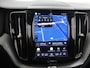 Volvo XC60 2.0 T8 Plug-in hybrid AWD Plus Dark | Panoramadak | HUD | Ele.verstelbare stoelen + Geheugen | Stoelverwarming voor + achter | Navigatie | Apple CarPlay/Android Auto | Harman/Kardon Audio | DAB | Adaptieve Cruise Control | HUD | Ele.kofferdeksel |