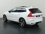 Volvo XC60 2.0 T8 Plug-in hybrid AWD Plus Dark | Panoramadak | HUD | Ele.verstelbare stoelen + Geheugen | Stoelverwarming voor + achter | Navigatie | Apple CarPlay/Android Auto | Harman/Kardon Audio | DAB | Adaptieve Cruise Control | HUD | Ele.kofferdeksel |