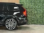Volvo XC90 T8 AWD Recharge Ultra Black Executive Edit. | Full Option! | Bowers & Wilkins | Luchtvering | Stoelventilatie | Trekhaak | 360 Camera | Head-Up Display | Stoelmassage | 455pk | Adaptieve Cruise Control | Stoelverwarming voor+achter | Stuurwielverwarming | Schuifdak | 22 Inch | Full LED Matrix Meesturende koplampen | Gelamineerde/geluidwerende zijruiten | Pilot Assist | BLIS Dode Hoek Detectie | Alcantara hemelbekleding | Lederen handgrepen en zonnekleppen | Elektrische voorstoelen geheugen | Nappa Lederen bekleding | Zitting verlenging voorstoelen | Lederen Dashboard | Google Infotainment | Keyless Drive | Parkeersensoren voor+achter | Privacy Glass | Elektrisch bedienbare achterklep | Geïntegreerde zongordijnen achterportieren | Geïntegreerd kinderzitje achterin | Verlichte instaplijsten | 7-Persoons | 4-Zone Climate Control | DAB Radio | Apple Carplay/Android Auto | Alarm Klasse III | Draadloos telefoon opladen | Volvo On Call met mobiele App functie | Onyx Black Metallic |