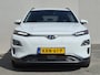 Hyundai Kona Electric EV Fashion 39 kWh / SOH 100% / Dealer onderhouden / CCS snelladen / Stuur- & Stoelverwarming / All season banden / Achteruitrijcamera / Warmtepomp / Keyless Entry/Start / Krell Audio Systeem / Apple Carplay Android Auto /