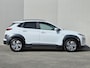 Hyundai Kona Electric EV Fashion 39 kWh / SOH 100% / Dealer onderhouden / CCS snelladen / Stuur- & Stoelverwarming / All season banden / Achteruitrijcamera / Warmtepomp / Keyless Entry/Start / Krell Audio Systeem / Apple Carplay Android Auto /