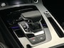 Audi Q5 Sportback 55 TFSI e 367PK Quattro S edition | Panoramadak | Trekhaak | Tour/City-Pack | Elekt.voorstoelen | Luchtvering | Zwart-Optiek | 21-Inch | B&O | Privacy-Glas | Ambient-Light | Head-Up |