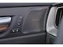 Volvo XC60 T6 Recharge AWD Plus Black Edition - Panorama/schuifdak - IntelliSafe Assist & Surround - 360º Camera - Harman/Kardon audio - Adaptieve LED koplampen - Verwarmde voorstoelen, stuur & achterbank - Parkeersensoren voor & achter - Elektr. bedienb. voorstoelen met geheugen - Draadloze tel. lader - Extra getint glas - 21' LMV