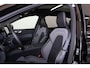 Volvo XC60 T6 Recharge AWD Plus Black Edition - Panorama/schuifdak - IntelliSafe Assist & Surround - 360º Camera - Harman/Kardon audio - Adaptieve LED koplampen - Verwarmde voorstoelen, stuur & achterbank - Parkeersensoren voor & achter - Elektr. bedienb. voorstoelen met geheugen - Draadloze tel. lader - Extra getint glas - 21' LMV
