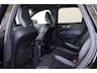 Volvo XC60 T6 Recharge AWD Plus Black Edition - Panorama/schuifdak - IntelliSafe Assist & Surround - 360º Camera - Harman/Kardon audio - Adaptieve LED koplampen - Verwarmde voorstoelen, stuur & achterbank - Parkeersensoren voor & achter - Elektr. bedienb. voorstoelen met geheugen - Draadloze tel. lader - Extra getint glas - 21' LMV