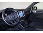 Volvo EC40 Extended Range Plus Black Ed. 82 kWh - Panoramadak - IntelliSafe Assist & Surround - 360º Camera - Harman/Kardon audio - Verwarmde voorstoelen, stuur & achterbank - Parkeersensoren voor & achter - Elektr. bedienb. voorstoelen met geheugen links - Draadloze tel. lader - Warmtepomp - Extra getint glas - Inklapbare trekhaak - 20' LMV