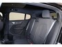 Volvo EC40 Extended Range Plus Black Ed. 82 kWh - Panoramadak - IntelliSafe Assist & Surround - 360º Camera - Harman/Kardon audio - Verwarmde voorstoelen, stuur & achterbank - Parkeersensoren voor & achter - Elektr. bedienb. voorstoelen met geheugen links - Draadloze tel. lader - Warmtepomp - Extra getint glas - Inklapbare trekhaak - 20' LMV